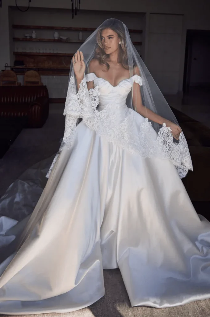 Pallas Couture Berenice Wedding Dress
